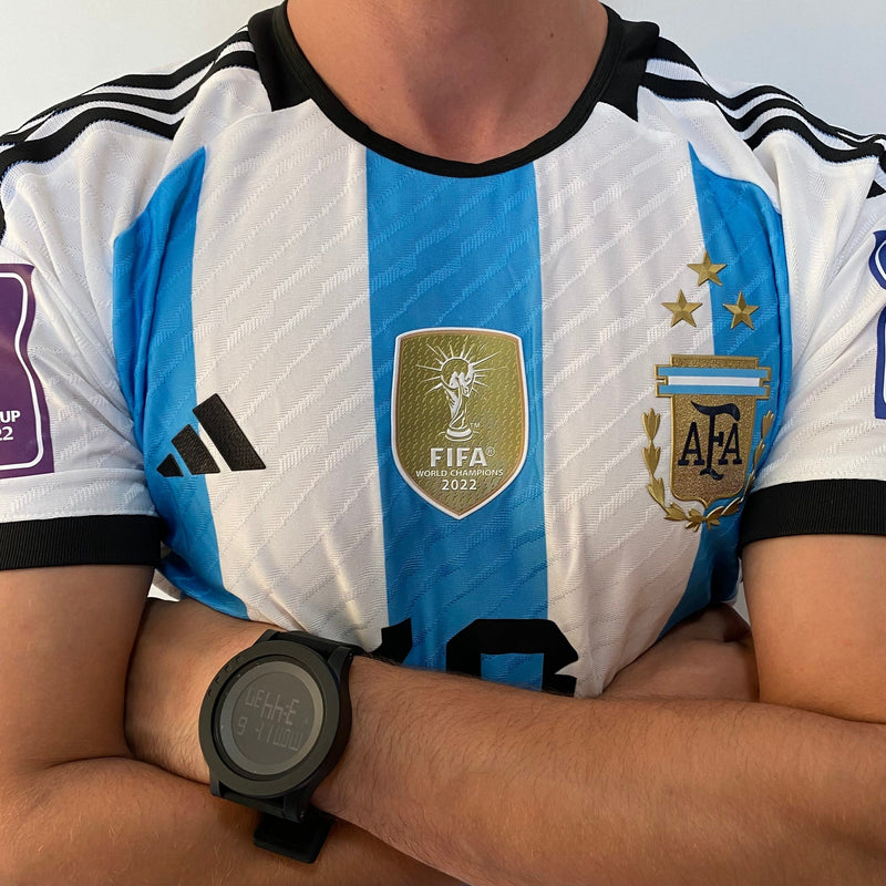 Camisa Argentina Home – Campeão Mundial – (2) Patch Copa do Mundo Catar – 3 Estrelas – Messi 10 – 2023 Adidas – Versão Jogador