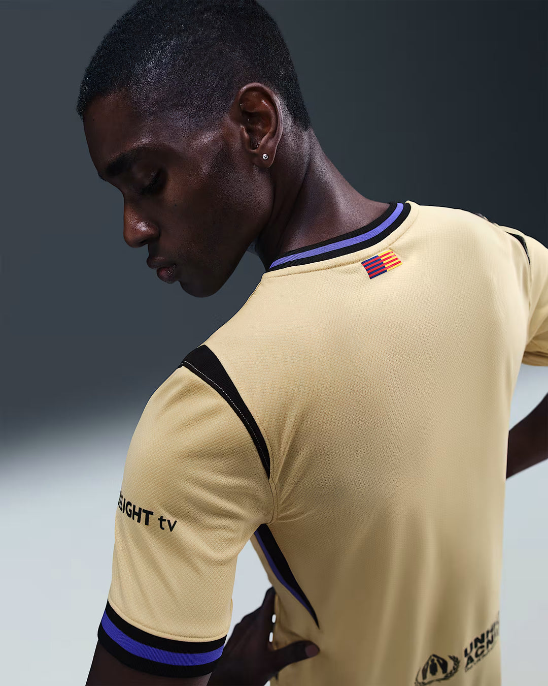 Camisa Barcelona Away 25/26 s/n° Torcedor Kobe Masculina - Bege