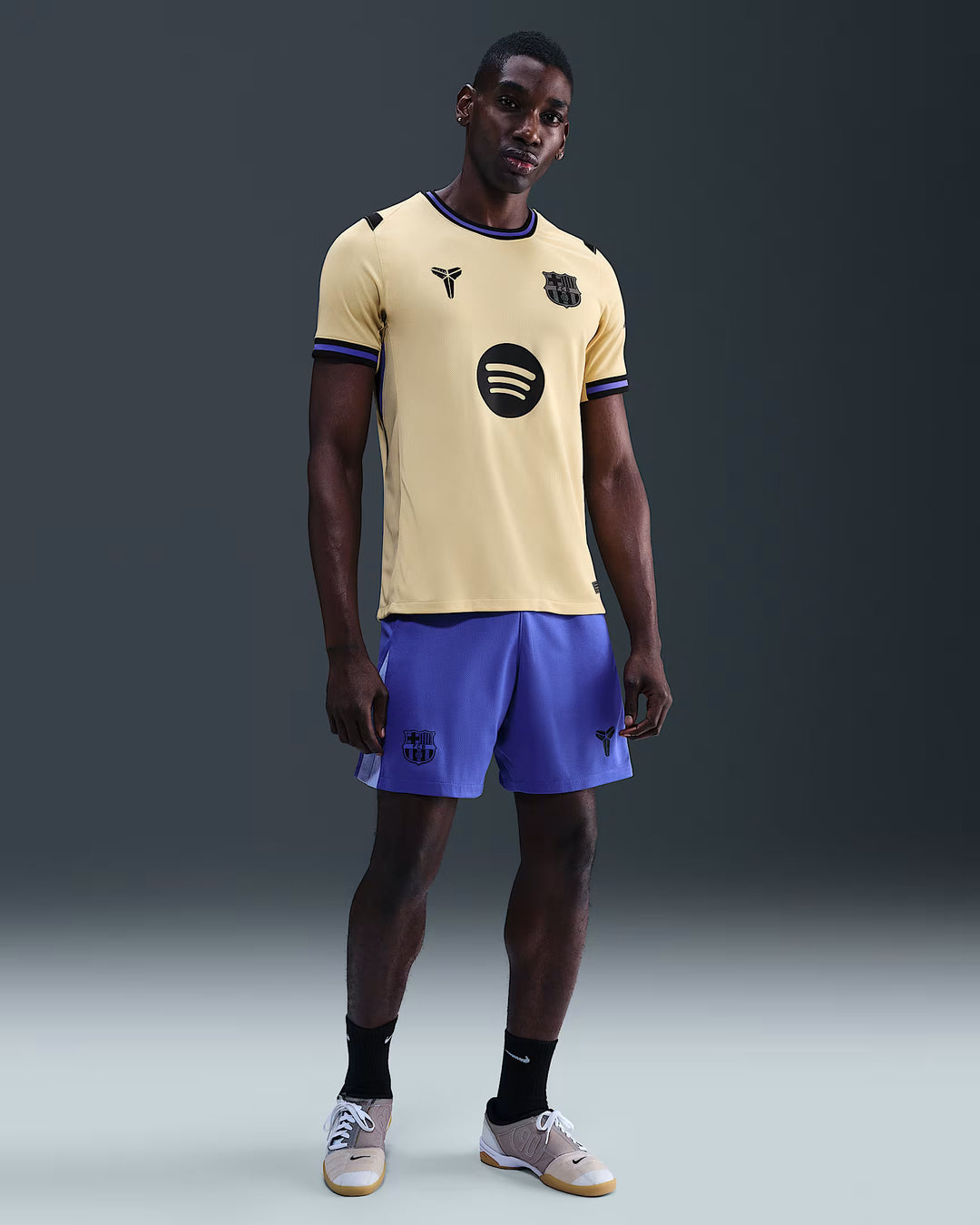 Camisa Barcelona Away 25/26 s/n° Torcedor Kobe Masculina - Bege