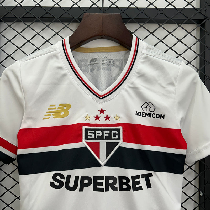 Conjunto Infantil São Paulo Home 25/26 New Balance - Branca