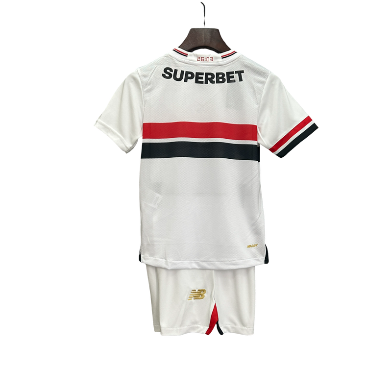 Conjunto Infantil São Paulo Home 25/26 New Balance - Branca